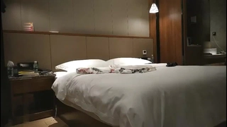 气质女房仲业积尚未达标只好主动陪客户啪啪