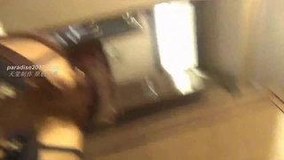 短篇系列把同事老婆架起双腿拉到床边狠狠地干干干到她抽搐
