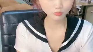 可爱的大学宝贝们在这个硬核肛交合集里接受它的屁股