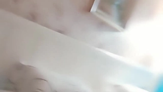 皮肤白皙高颜值的女秘书与老板做羞羞的事