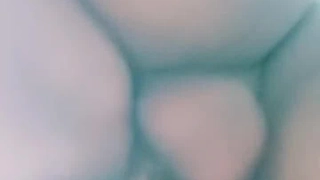 亚洲学生在粗暴的性爱和肛交游戏后接受了面部射精