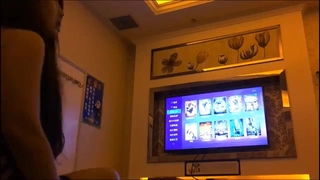 小夏寻花00后超嫩萌妹子,腿上纹身翘起屁股揉穴深喉口交骑乘扛起双腿抽插猛操