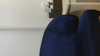 气质女神韵味美少妇红色肚兜儿，给狼友们讲成人小故事戏精附体角色扮演